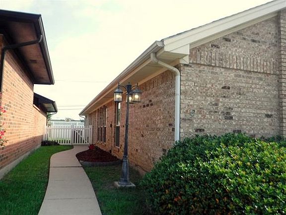 2nd image of 703 Greenridge Dr