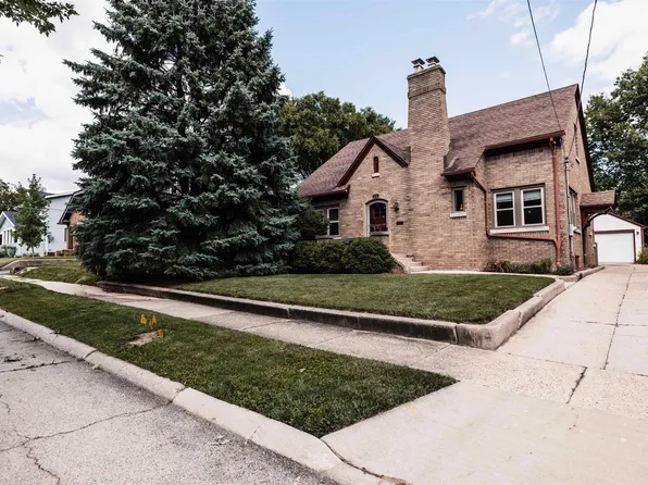 129 Dawson Ave, Rockford, IL 61107