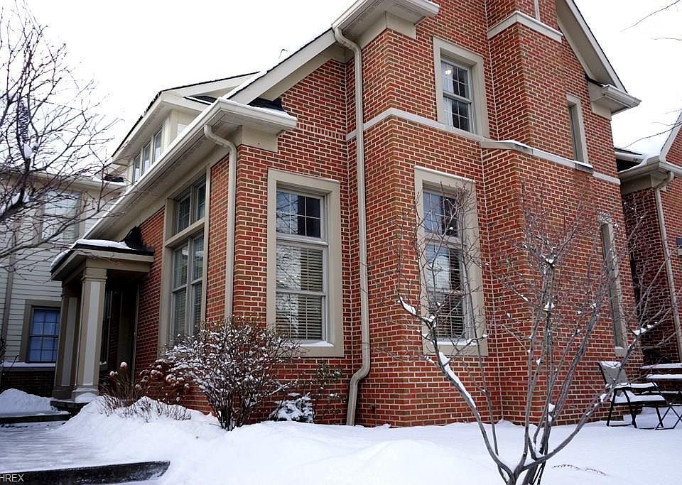 1st image of 19708 Chagrin Blvd