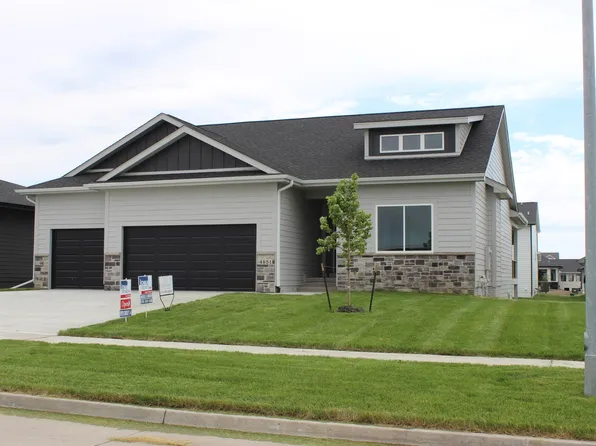 4651 180th St, Urbandale, IA 50323