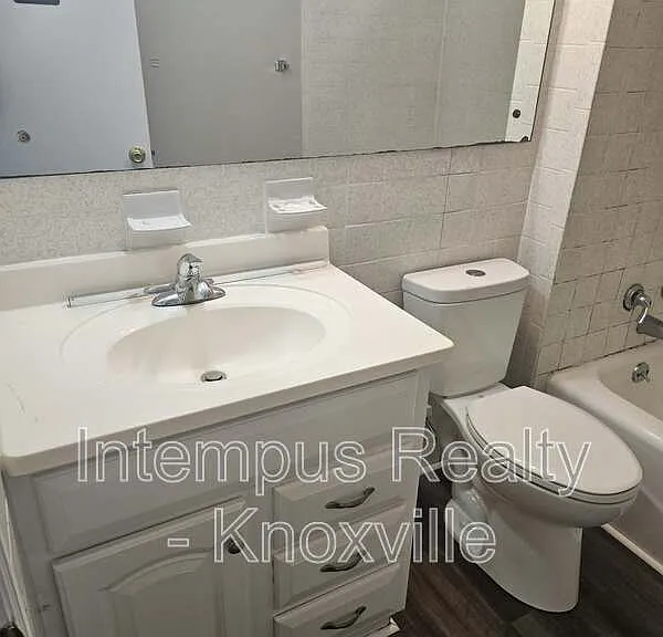 2749 Sullins St #304 — Photo 15