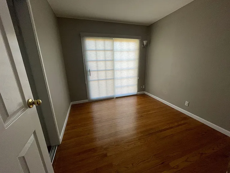 1438 Myrtle Ave — Photo 11