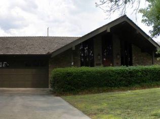 216 S Country Club Rd, Ada, OK 74820