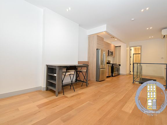 5th image of 395 Kosciuszko St #1FF