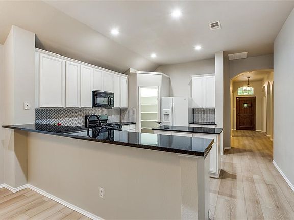 5th image of 6621 Wilshire Ln