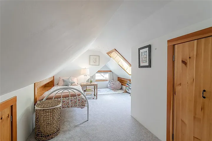 3 bed, 1143 sqft, $2,700 — Photo 3