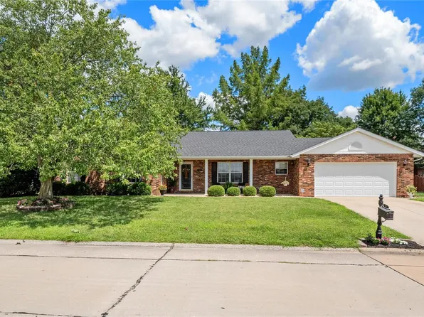 307 Summers Trce, Belleville, IL 62220