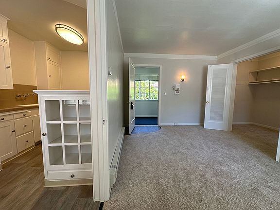 4th image of 800 17th St APT 44