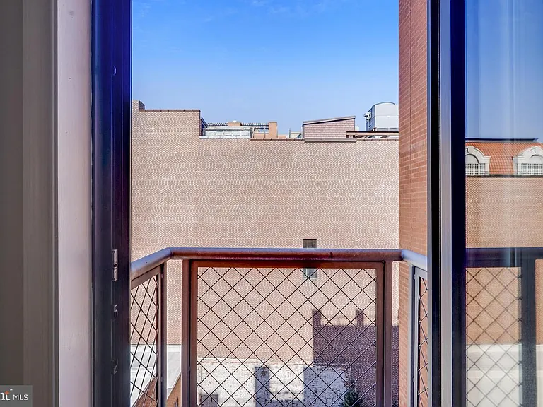 631 D St NW #934 — Photo 20