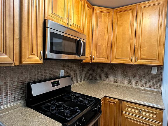 2nd image of 11615 198th St #2