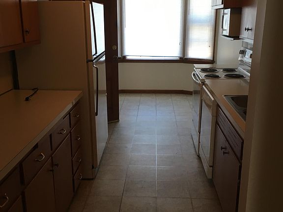 2nd image of 207 S Lincoln Park Dr #A