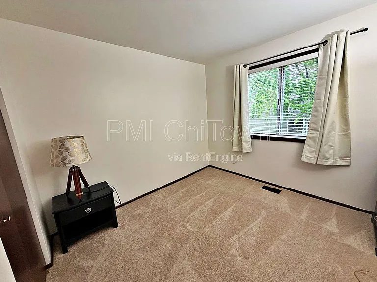 800 W Beechtree Ln — Photo 20