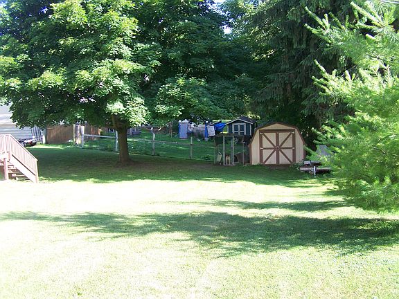 Lots of room for kids & pets