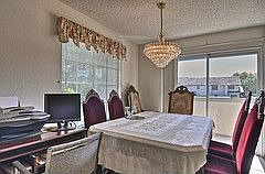 Spacious Dining Area 