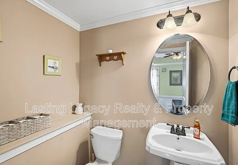 187 Marbrook Dr — Photo 35