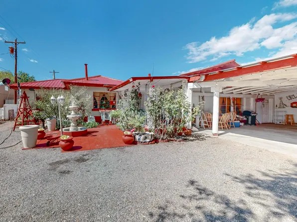 312 Hunter St, Espanola, NM 87532