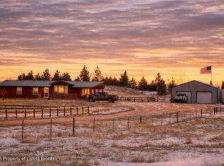 1005 7th St NW, Bowman, ND 58623