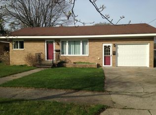 1950 Crozier Ave, Muskegon, MI 49441