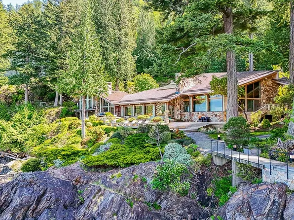 374 Smugglers Cove Rd #370, Bowen Island, BC V0N 1G1