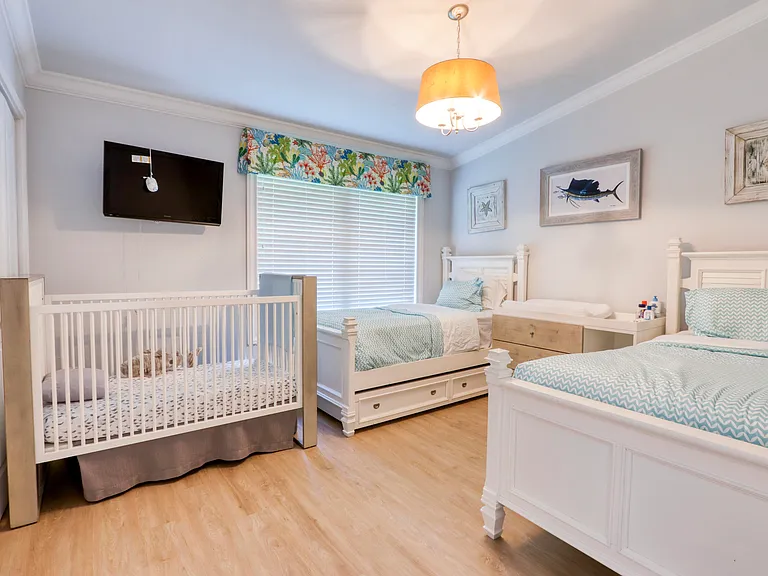 214 Aberdeen Ct — Photo 43