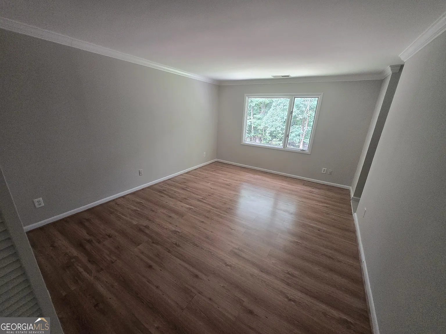 3 bed, 2.5 bath, 1884 sqft, $2,500 — Photo 2