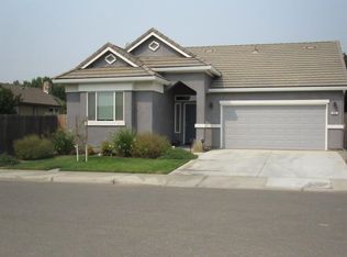 605 Saint Helena Dr, Newman, CA 95360