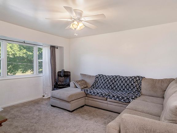 4th image of 3330 Nichols Rd