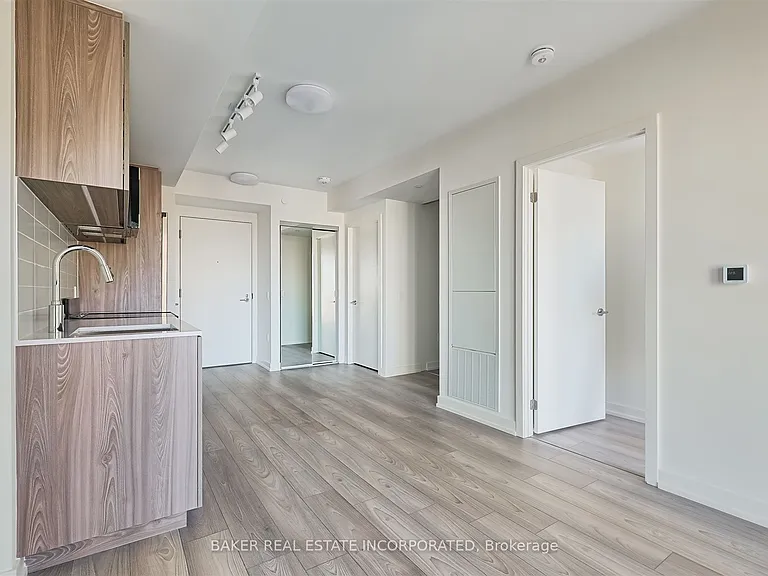 223 Redpath Ave #706 — Photo 7
