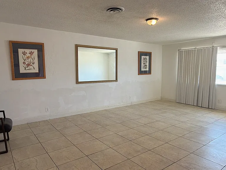 4712 Rip Van Winkle Ln — Photo 5