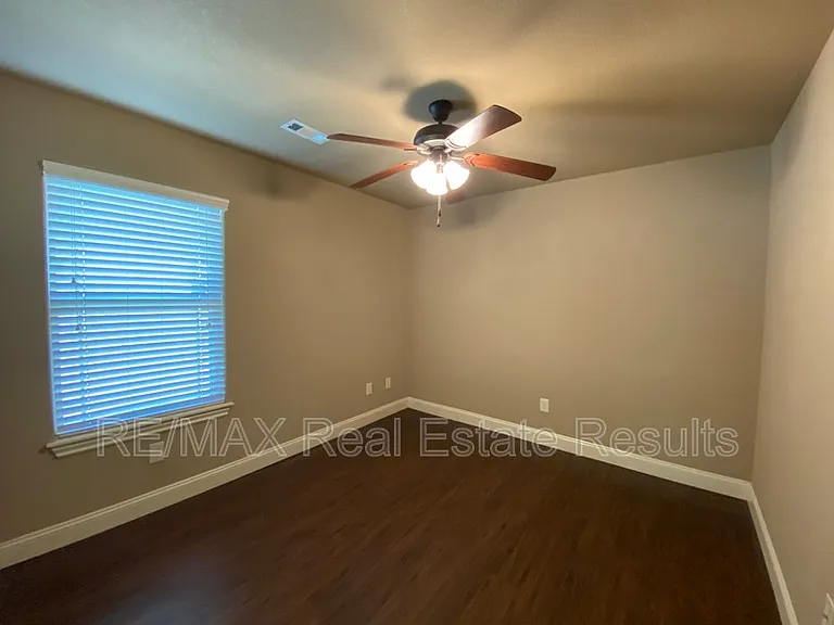 2411 S 11th Pl — Photo 11