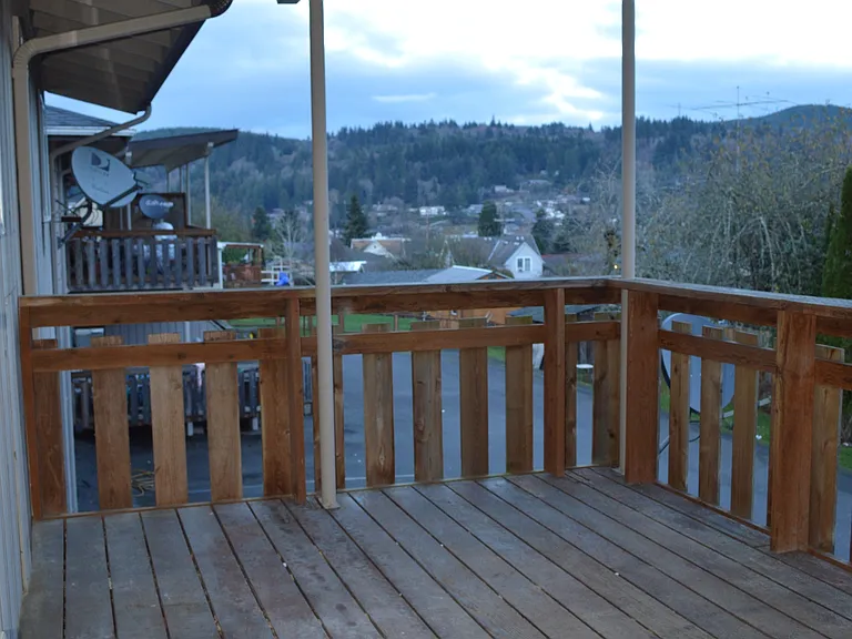 665 SW Tichenor St #1 — Photo 10