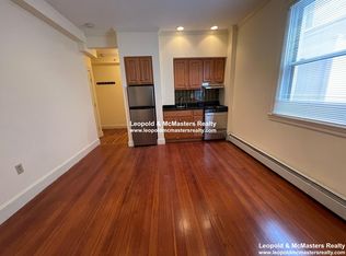 457 Centre St #101M, Newton, MA 02458
