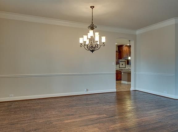 4th image of 1018 Lost Valley Dr