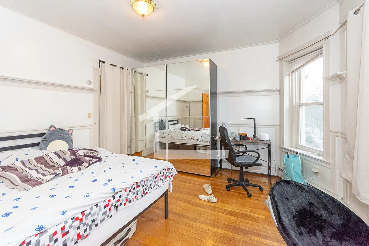 Building Photo - 154 Thorndike St #3
