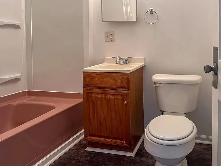 7 Earl Ave #7 — Photo 10
