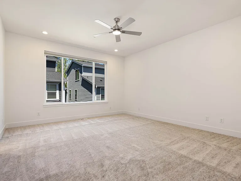 1781 246th Ct NE — Photo 21