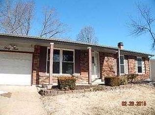 33 Smoke Tree Dr, Fenton, MO 63026