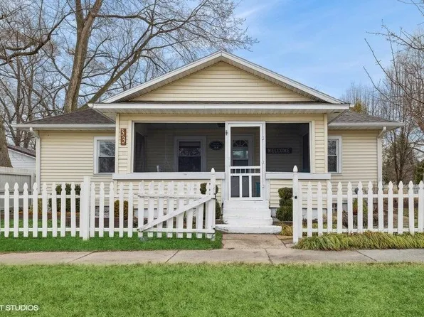 33 S Barker St, New Buffalo, MI 49117