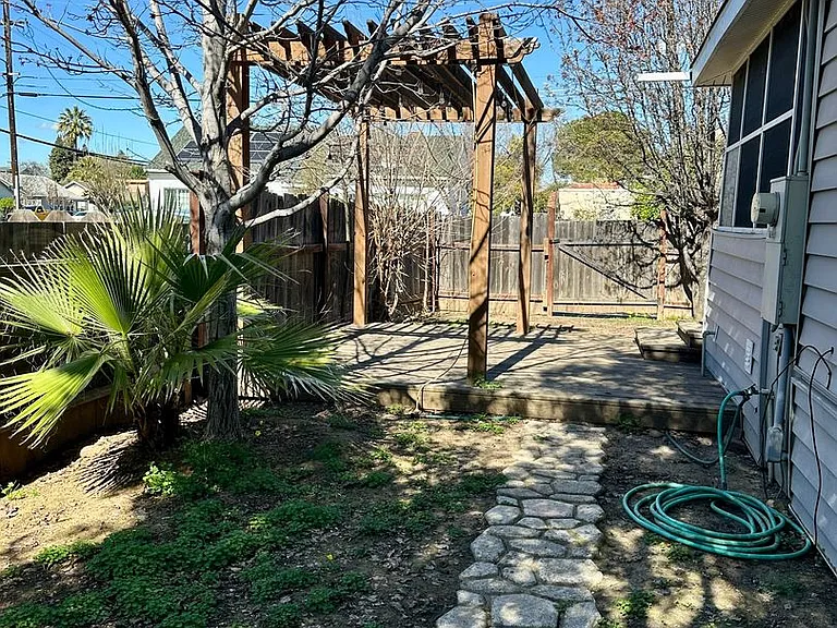 203 S Murdock Ave — Photo 17