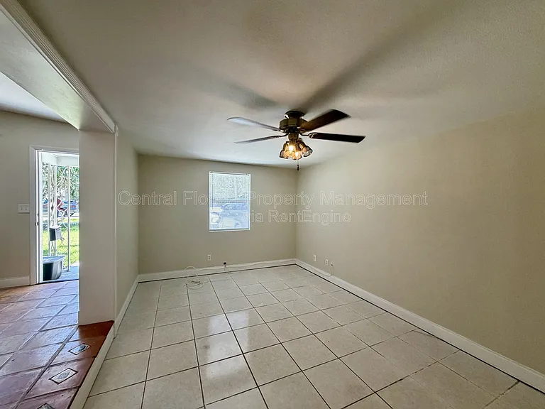 2619 E Washington St — Photo 12