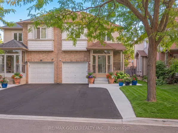 15 Amazon Ct, Brampton, ON L6R 1C7