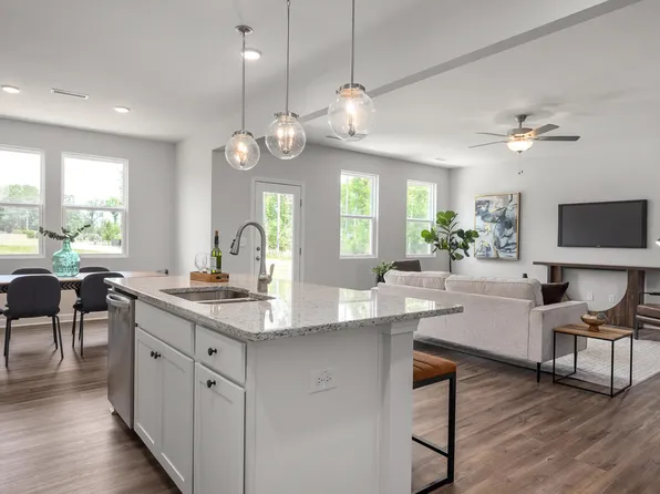 285 Gregory Village Dr, Lillington, NC 27546