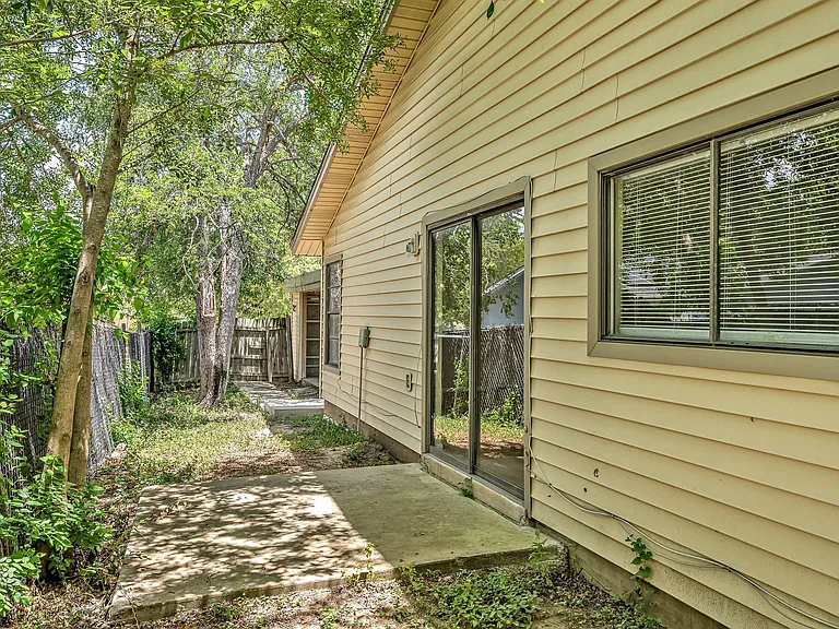 1325 Bayou Dr — Photo 5