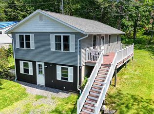 147 Memorial Dr, Winthrop, ME 04364
