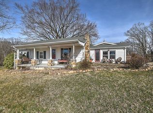 634 Cherokee Dr, Mount Carmel, TN 37645