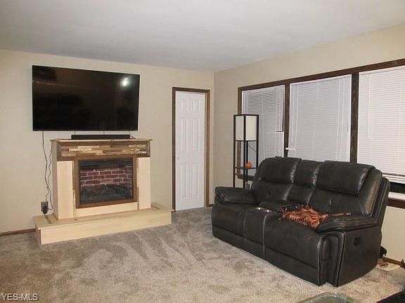 4th image of 2426 Monticello Ave NW