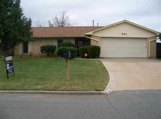 301 SW 76th St, Lawton, OK 73505