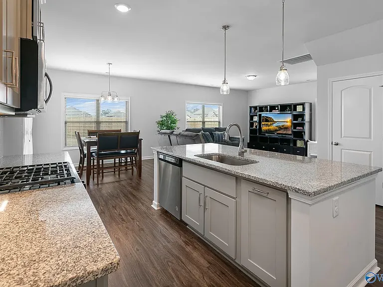 216 Portrait St — Photo 9