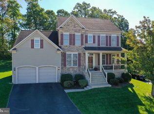 719 Connolly Dr, Red Lion, PA