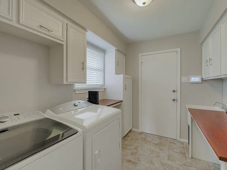 502 Stillmeadow Dr — Photo 35